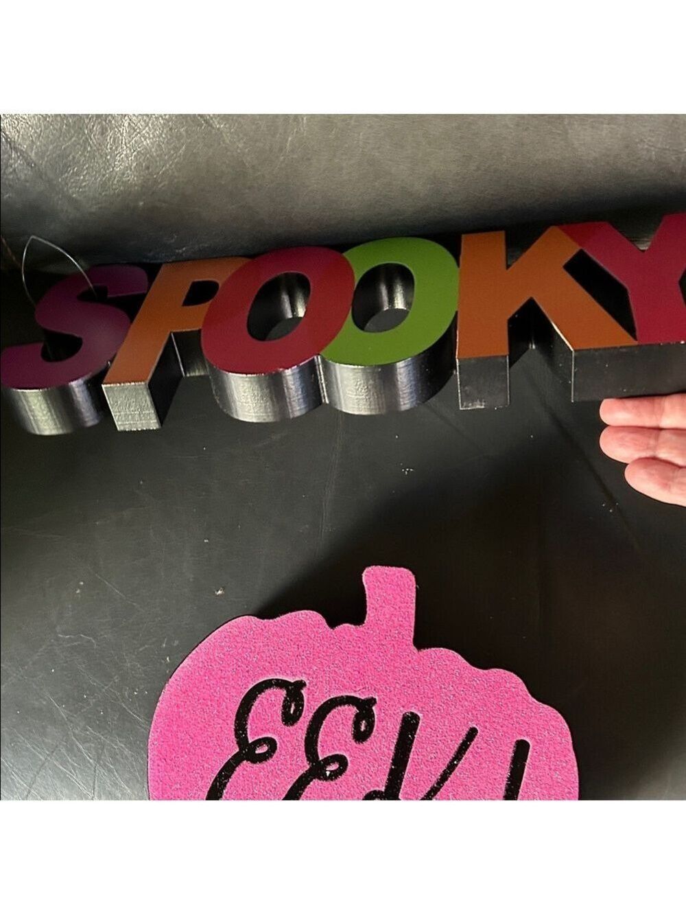 Vibrant 'Spooky' and 'EEK!' Halloween Sign Set - Picture 4 of 8